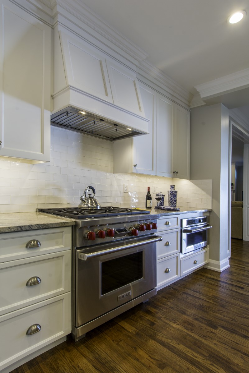 Tampa Seldes Designer Gas Range Kitchen